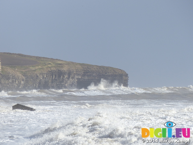 FZ001396 Rough sea at Llantwit Major beach